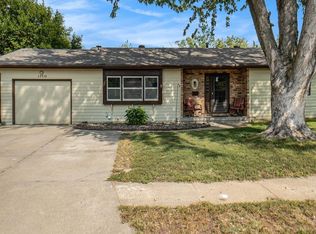 1110 Potter Rd, Bellevue, NE 68005