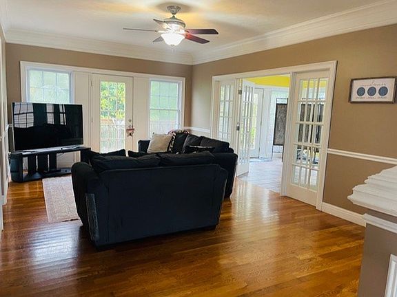 5th image of 621 Pride Ave