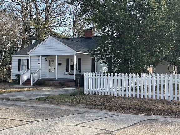 3rd image of 2705 Pecan Dr