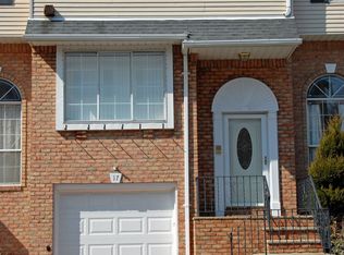 17 Coventry Loop, Staten Island, NY 10312