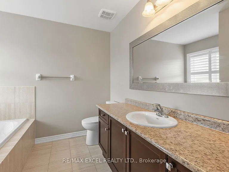 25 Demott Ave — Photo 19