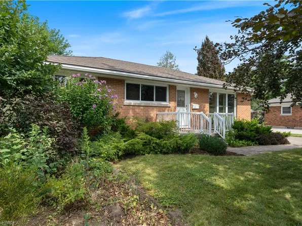 25 Wayne Dr, Brantford, ON N3R 2Y6
