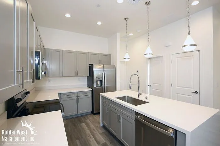 11472 Roaring Peak Dr #18 — Photo 4