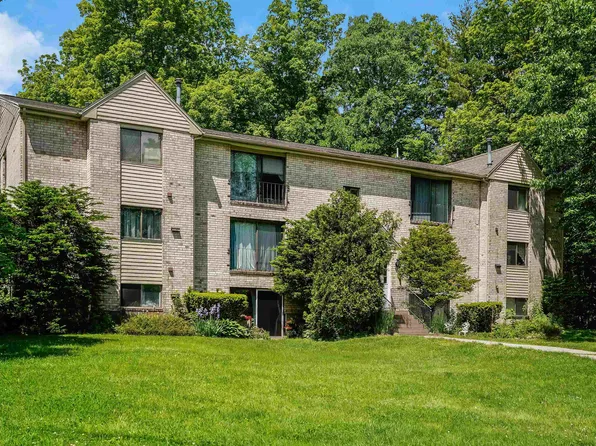 5 Brookside Drive #8, Exeter, NH 03833