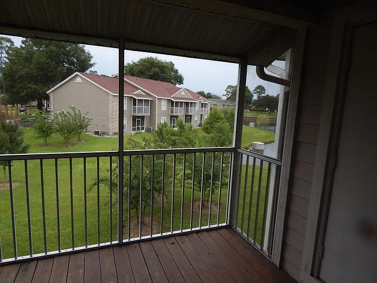 136 Reserve Cir #200 — Photo 9
