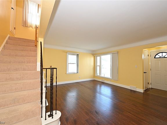 2nd image of 8321 Pelham Dr