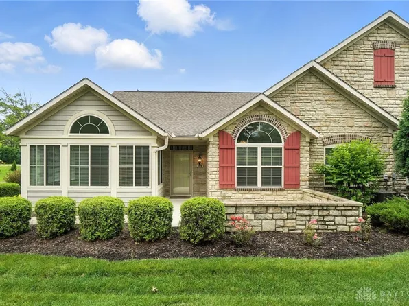 164 Scarborough Village Dr, Dayton, OH 45458