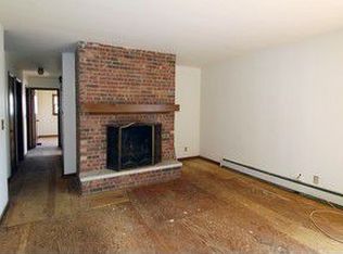 40W801 Kings Mill Dr, Saint Charles, IL 60175