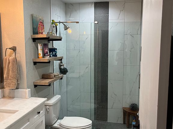 5th image of 604 HIGHCREST DR #225