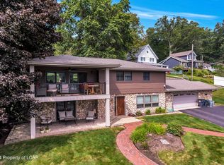 1569 Lakeside Dr, Harveys Lake, PA 18618