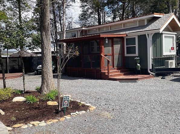 305 Tiny Towne Way