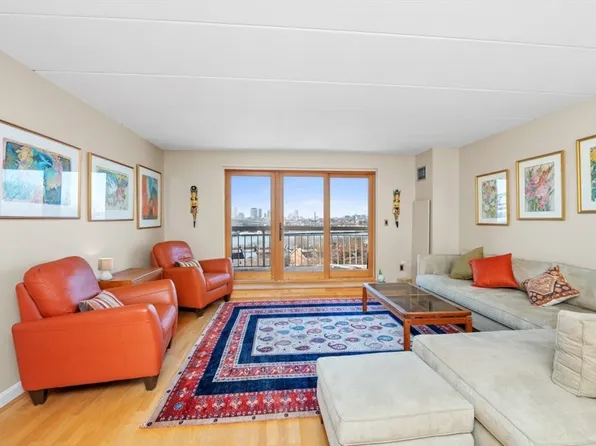 50 Boatswains Way APT 306, Chelsea, MA 02150