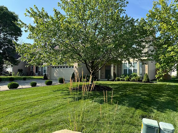 3rd image of 10627 Kensworth Dr