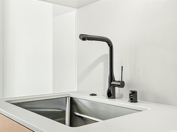 4th image of 333 Ward Ave #426