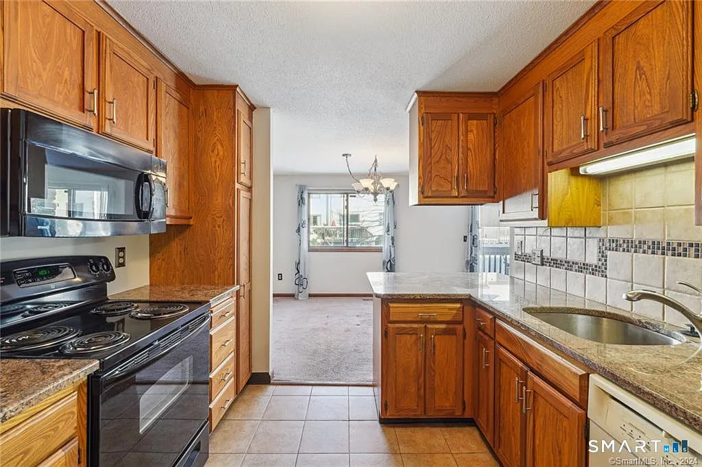 2 bed, 2.5 bath, 1188 sqft, $2,500 — Photo 3