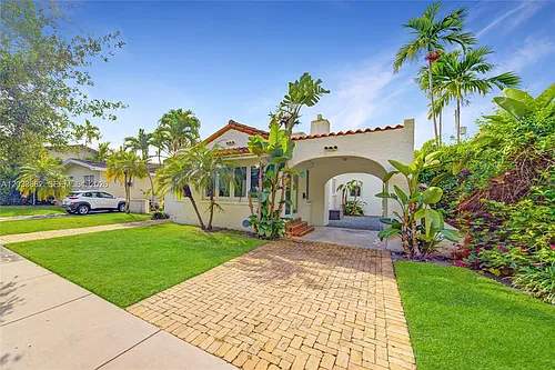 1212 Medina Ave Photo 1