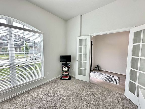 4th image of 5340 Camerford Ct