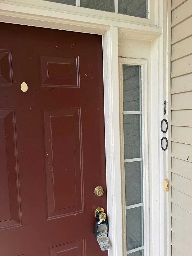 End Unit Two Level Condo With 1 Car Garage, Close To Kentlands, Downtown Crown And Metro — Photo 3