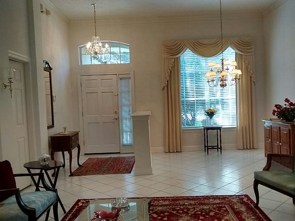 Entrance/Formal Dining Area