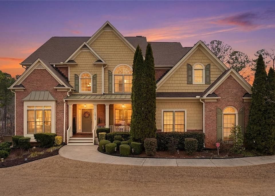 1st image of 1915 Brackendale Rd NE