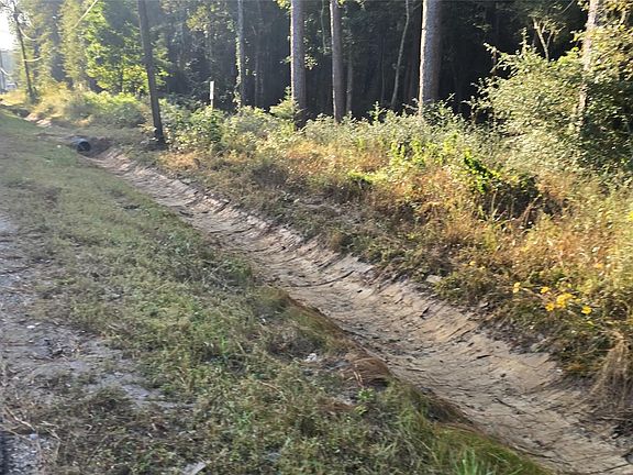 2nd image of 7555 Broussard Rd