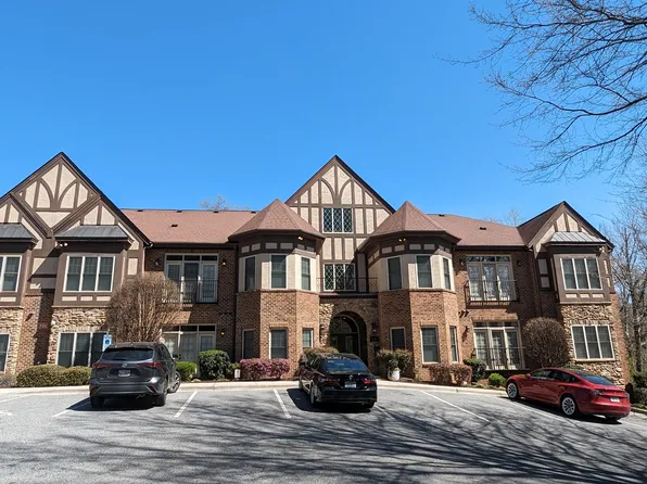 134 Sunset Cir APT 304, Greensboro, NC 27408