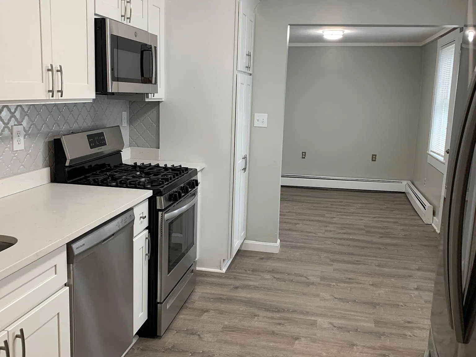3 bed, 1375 sqft, $2,900 — Photo 3