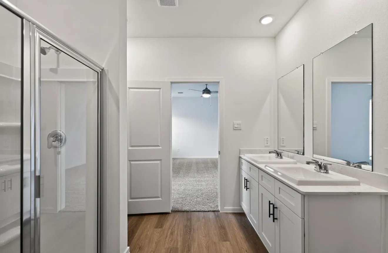 4 bed, 2.5 bath, 2331 sqft, $2,800 — Photo 1