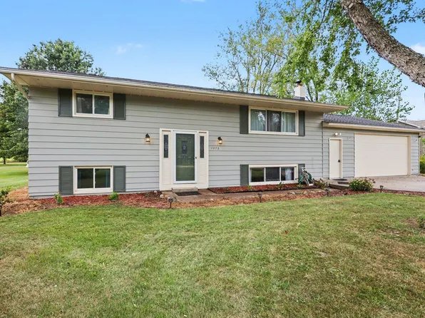 1372 S Nine Mile Rd, Kawkawlin, MI 48631