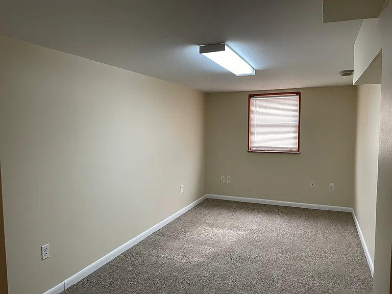192 Madison Dr — Photo 15