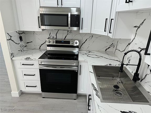 2nd image of 6117 Iris Cir
