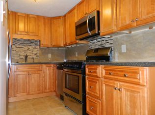 6 Lancelot Ct APT 7, Salem, NH 03079