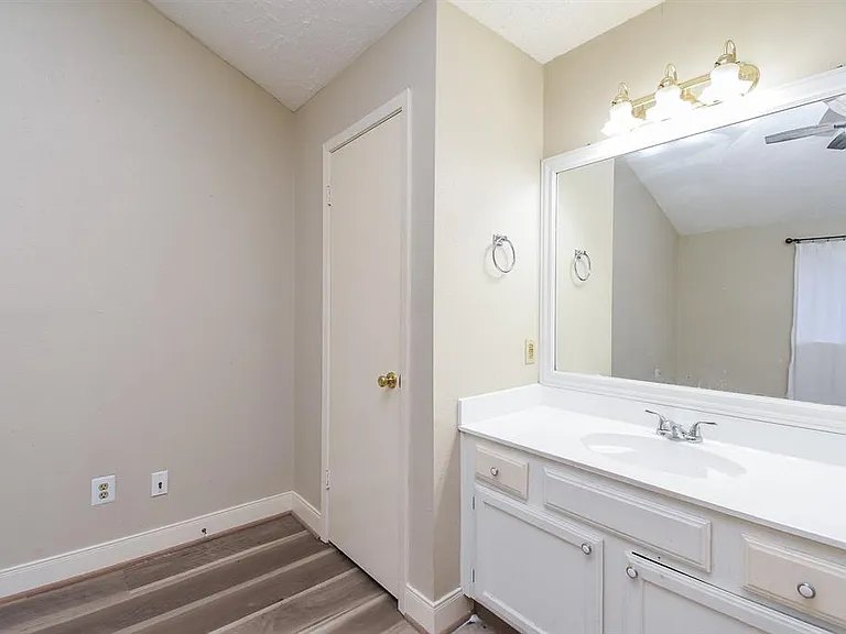 7117 Haven Creek Dr — Photo 25