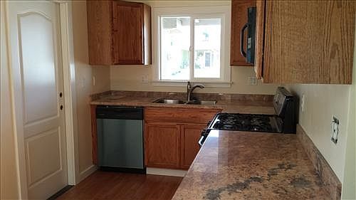 2nd image of 888 Glenwood Dr