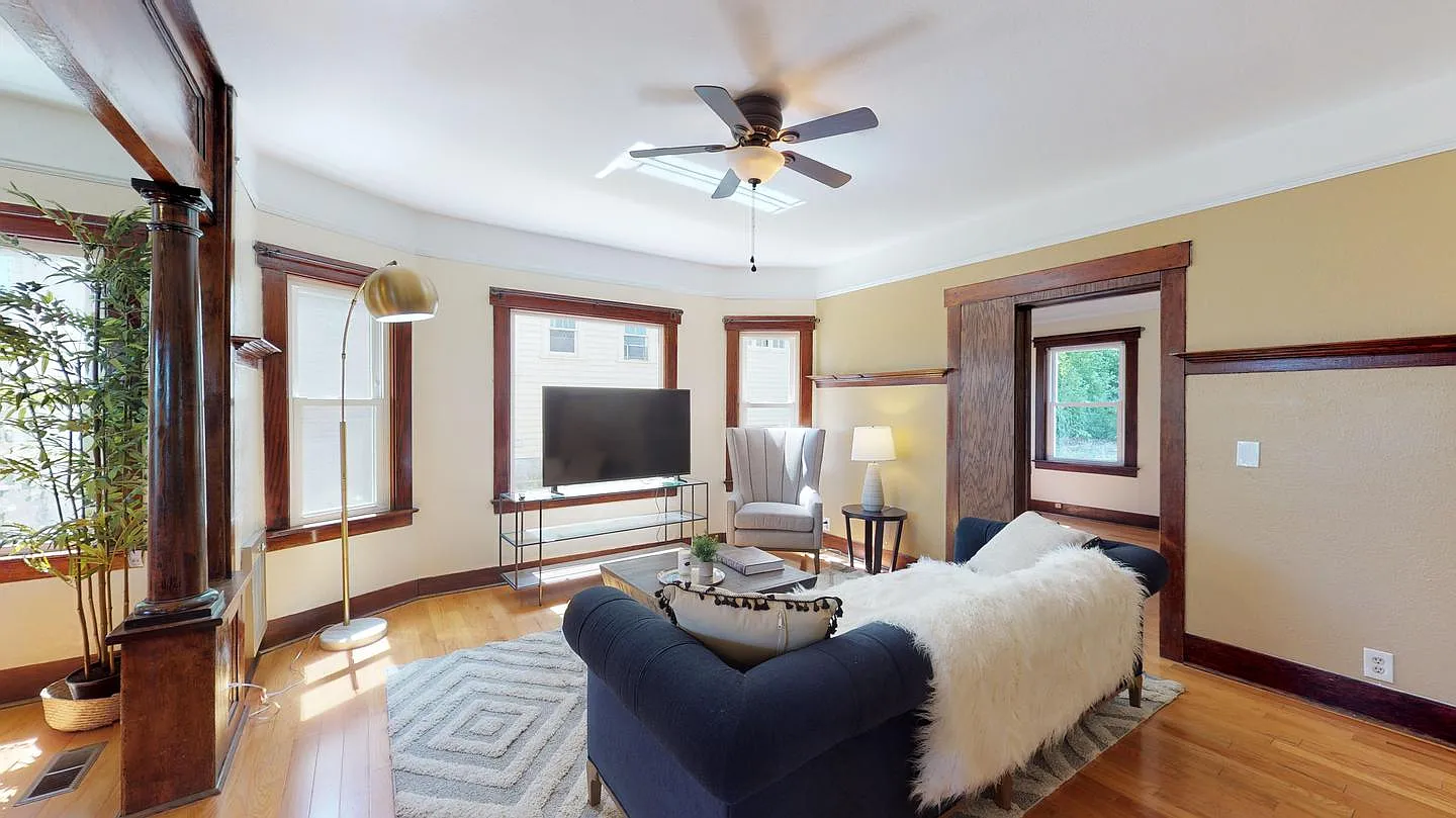 Private Bedroom in Spacious North Beacon Hill Home With Lovely Backyard — Photo 1