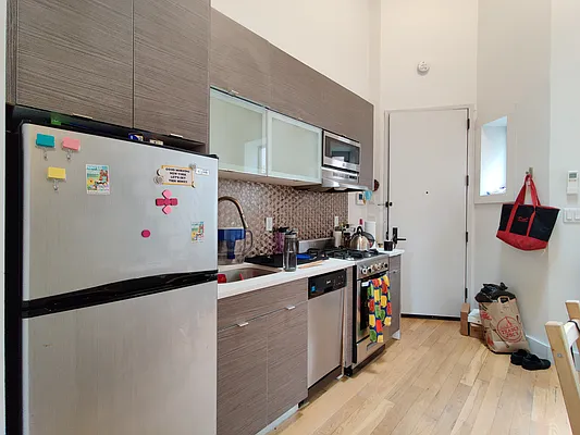 Rented by Signature Property Realty | media 27