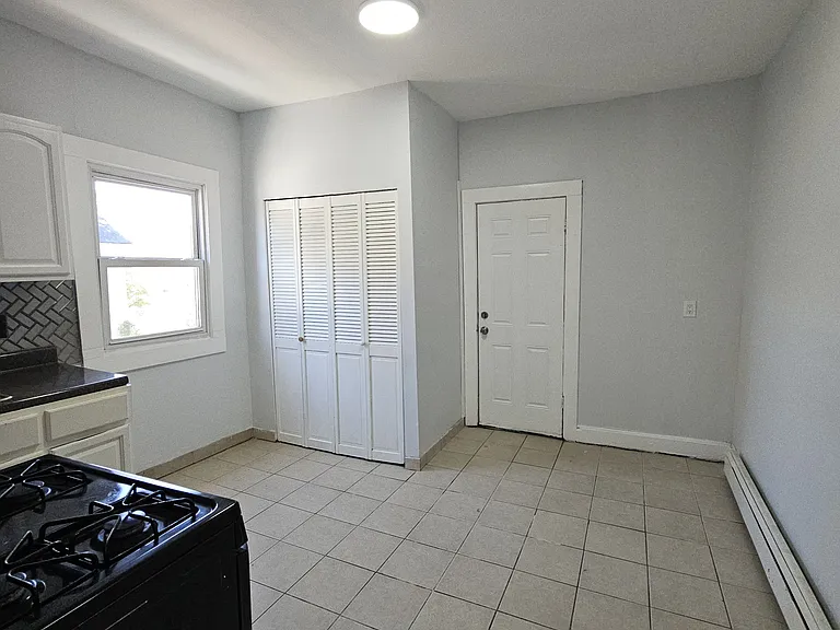 10 Rodwell Ave #B — Photo 4