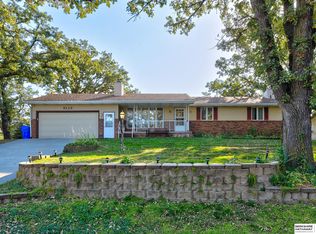 9113 Bellvue Dr, Plattsmouth, NE 68048