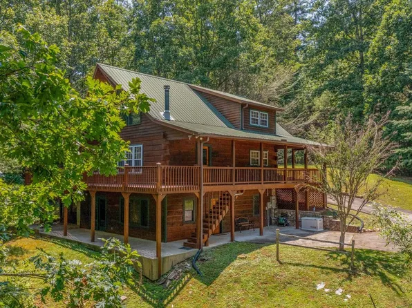 155 Poplar Dr, Suches, GA 30572