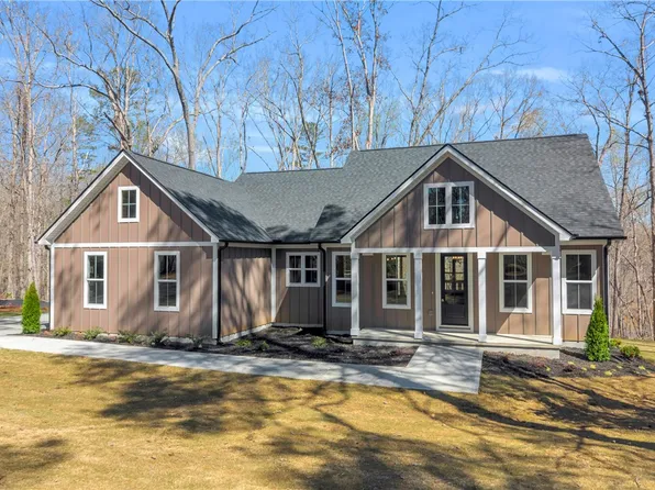 1201 Stillwater Dr, Seneca, SC 29672