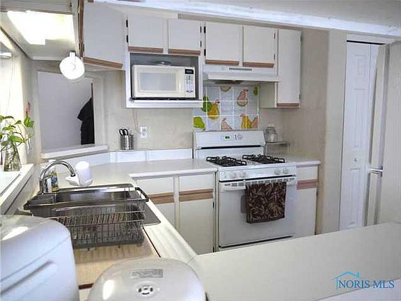 5th image of 1212 Linden Ln