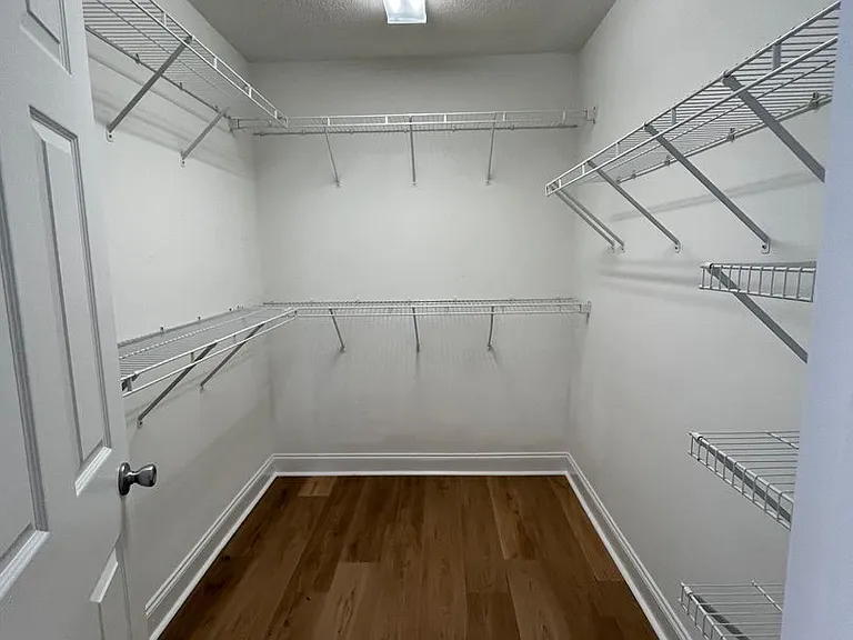 642 Hillside Dr — Photo 16