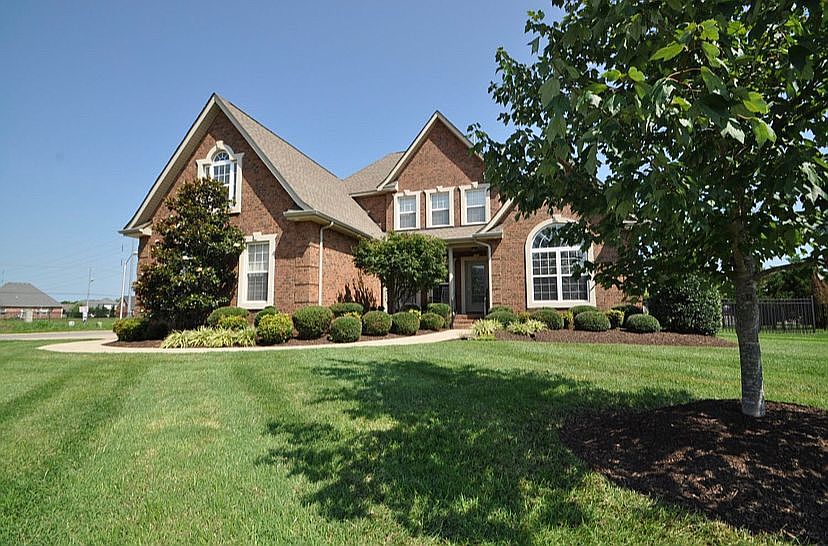 1st image of 3515 Geneva Dr
