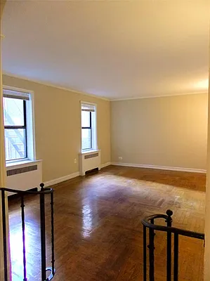 Sold by R New York | media 14