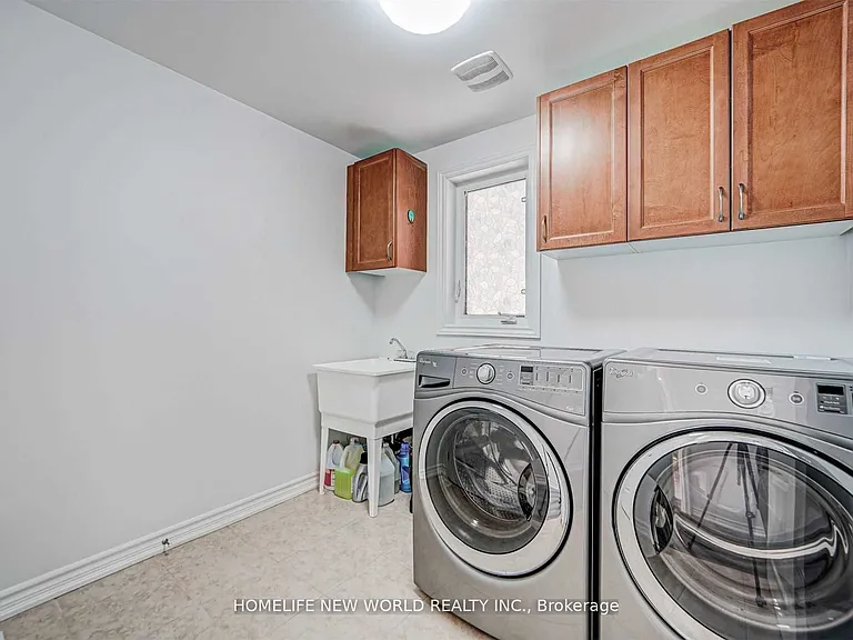 10 Earl Goodyear Rd #MAIN FLOOR — Photo 8