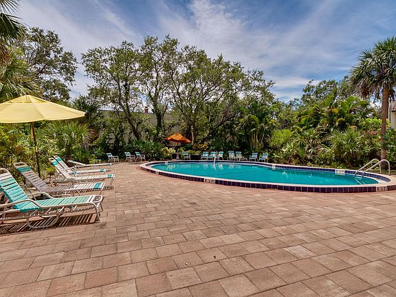 4th image of 8721 Jasmine Ct