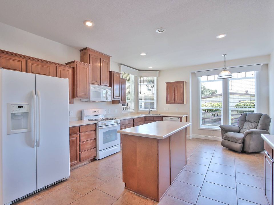 1st image of 606 Mill Pond Dr