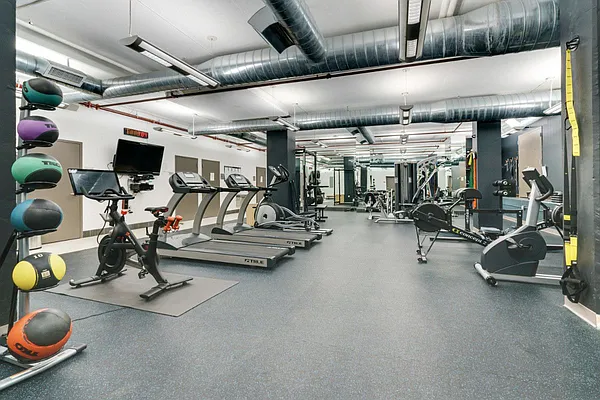 Rented by Fultonex Realty LLC | media 7