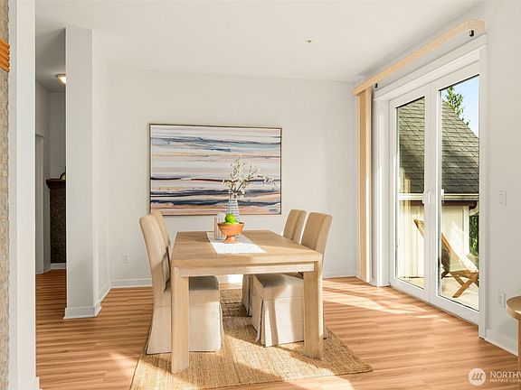 5th image of 55 Williams Avenue S #401