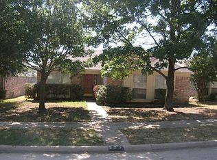 865 Chaparral Dr, Grand Prairie, TX 75052